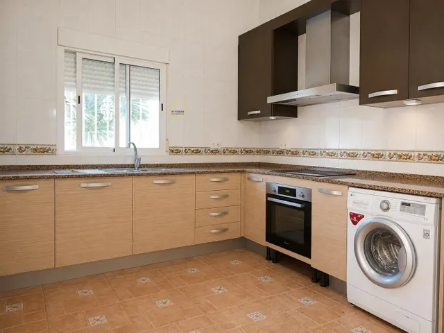 Casa con terreno 2 casas más y piscina privada. — 29