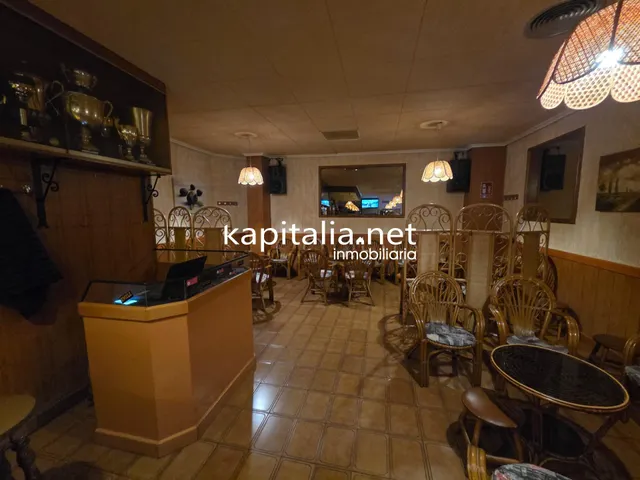 Emblemático Pub con licencia a la venta en Ontinyent — 2