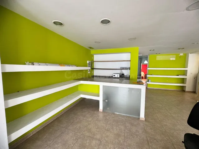 Local comercial con posibilidad de cambio de uso a vivienda  - foto 2