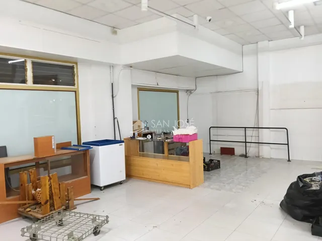 Se vende local comercial con sotano preparado para supermercado en buena zona de Aspe — 33