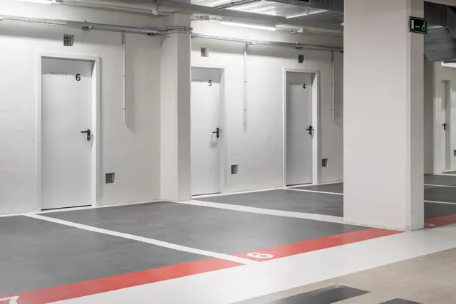 Parking de moto 3m² en alquiler - Zona Avinguda Barcelona — 22