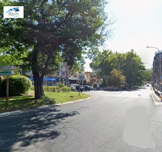 Venta Local en Matías Turrion - Madrid — 2