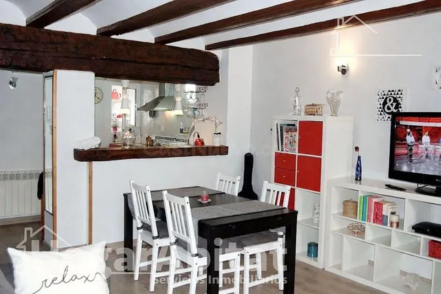 Acogedor, bonito y luminoso con balcón, todo exterior y cerca del centro — 5