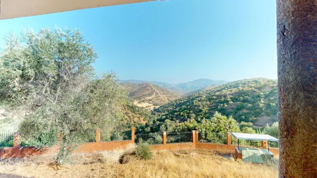 Finca rústica de más de 70 hectáreas con cortijo, casa de guardas y nave agrícola a solo 10 minutos de Córdoba — 36
