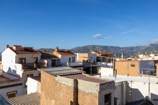 Casa de 5 plantas con 6 dormitorios, terrazas y vistas en Lanjarón – Granada — 46