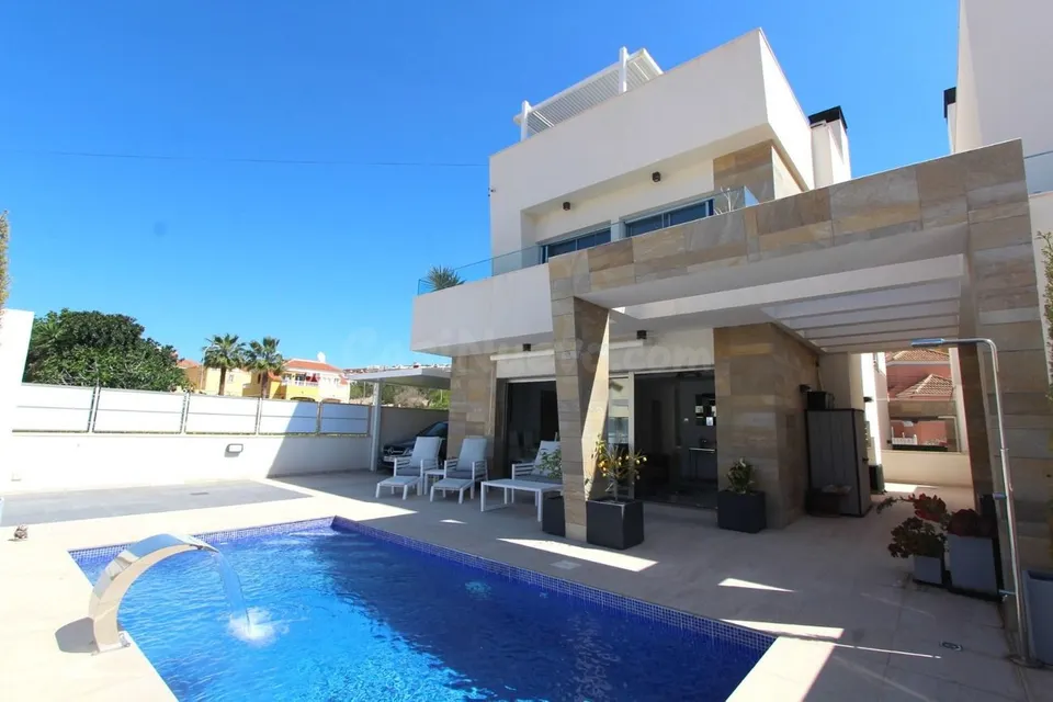 Villa 3 habitaciones en venta - Villamartín-Las Filipinas