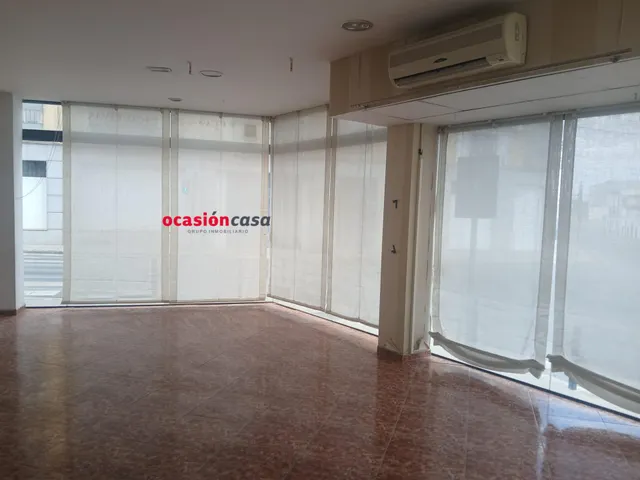SE VENDE LOCAL COMERCIAL — 5