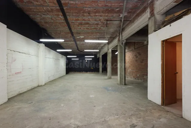 Amplio local comercial de 326 m2 formado por dos locales uni - foto 2