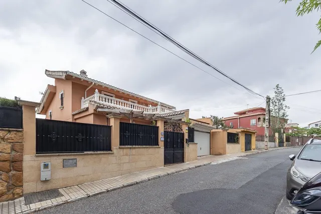 Espectacular Casa de Lujo en Urbanización Los Cerezos - foto 4