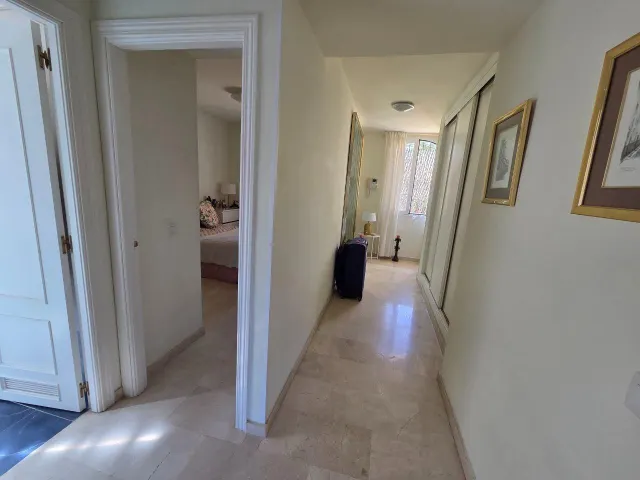 Bajo con terraza de 24 m2 y vistas al golf en Royal Golf Riviera, Riviera del Sol — 21