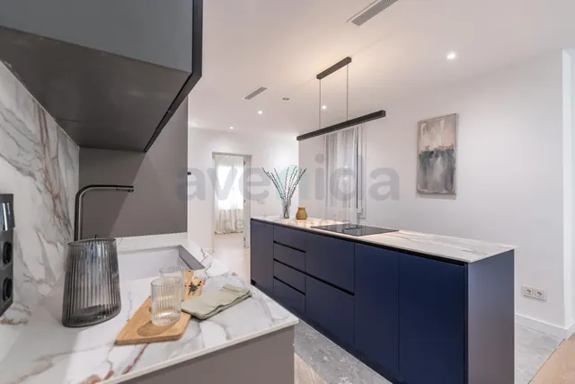 Elegante vivienda reformada de 3 dormitorios en Calle Bailén — 11