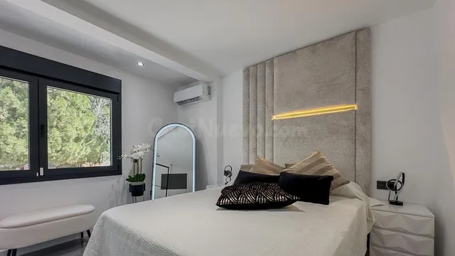 Chalet de diseño con 2 dormitorios y gran terraza en Carlinda, Málaga — 28