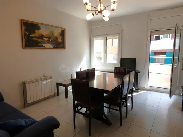 Espaciosa casa pareada de 300 m2 con gran garaje y terraza e