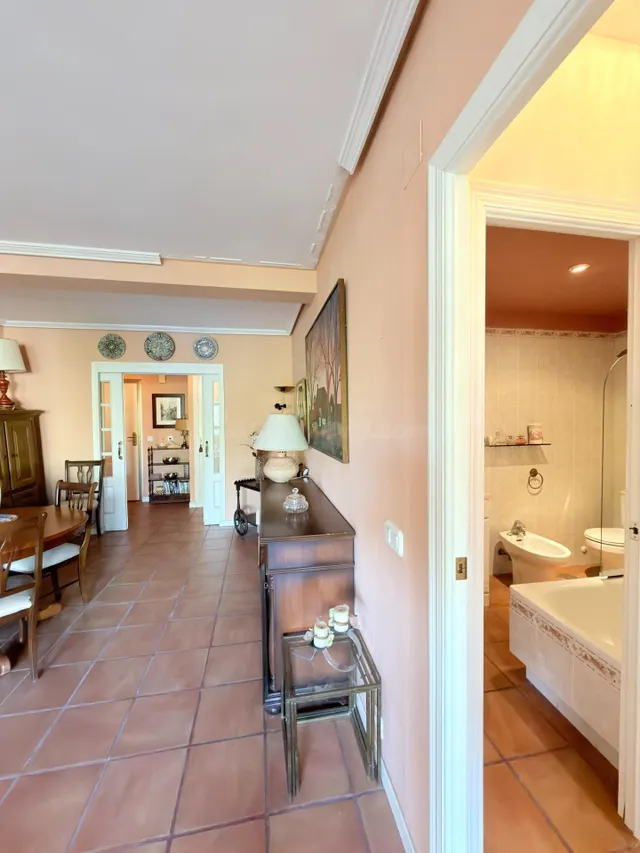Estupenda vivienda en la Plaza Dr. Gomez Ulla. - foto 5