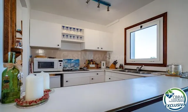 Appartement situé sur la troisième ligne de mer avec piscine - foto 4
