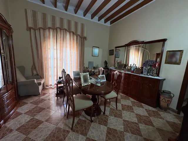Oportunidad Única: Local Comercial con Vivienda en Planta Primera! — 25