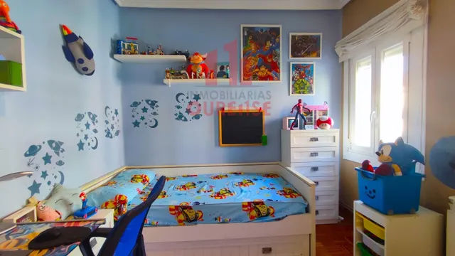 Amplia vivienda reformada situada en el couto. — 30