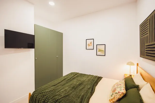 Tu refugio de diseño en el corazón de Granada: Estilo, practicidad y comodidad a pie de calle. — 8