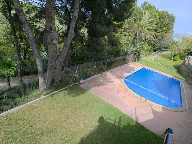 PRECIOSO ADOSADO EN URBANIZACION LA SEDA DE ALMOINES (VALENC