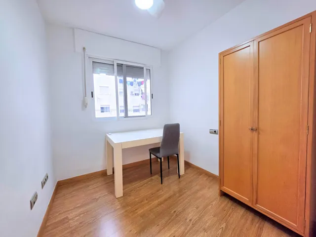 Vivienda reformada de 3 dormitorios y 2 baños en Capitanes Ripoll en Cartagena — 12