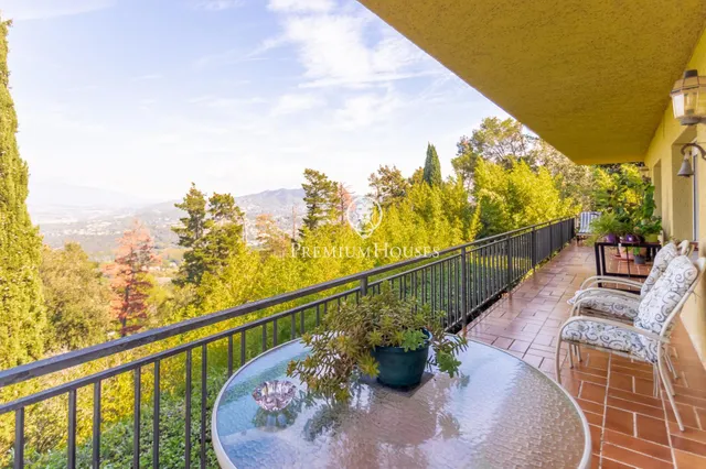 Exclusiva casa en Vallromanes. Naturaleza, privacidad y vistas panorámicas. — 13