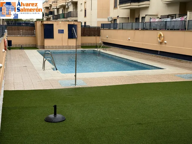 Piso amueblado con piscina, terraza y cochera en Las Gabias · 700 € — 21