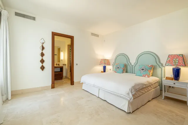 Chalet 4 habitaciones 615m² en venta - Costa Del Sol — 41