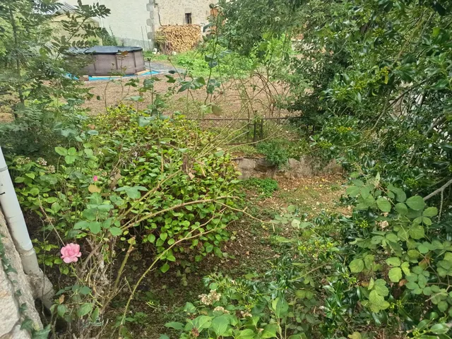 Conjunto Inmobiliario con Caserío tradicional y terreno. — 26