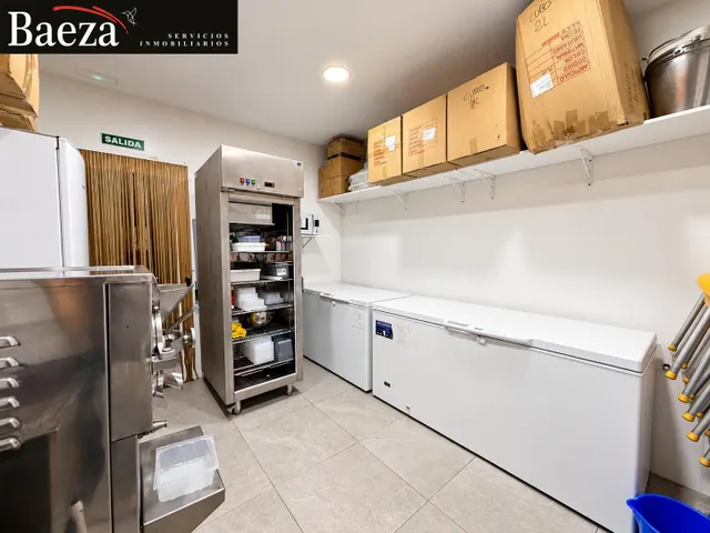 Traspaso de heladería-cafetería totalmente equipada — 12