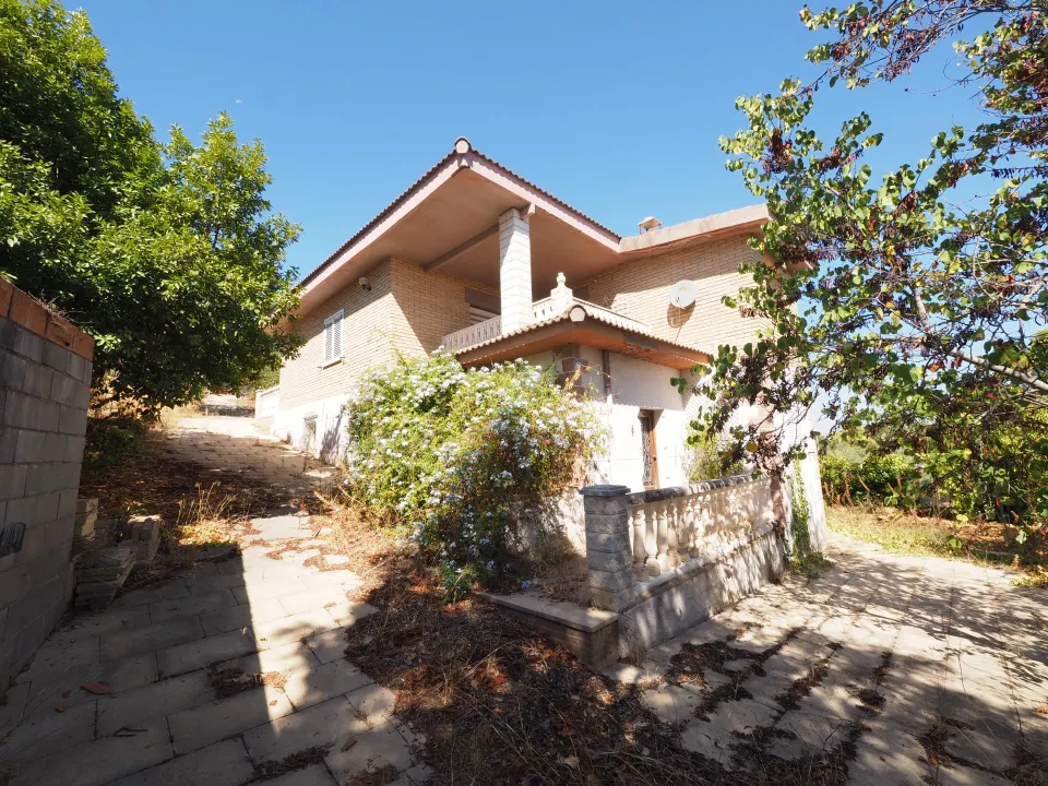 Se vende casa en Mediona, urbanización sant elies