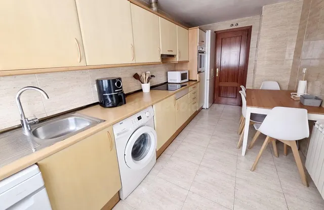 ¡CHICAS ESTUDIANTES! PISO DE TRES habitaciones EN ALQUILER, CON PLAZA DE GARAJE EN VILLANUEVA DE LA CAÑADA — 5