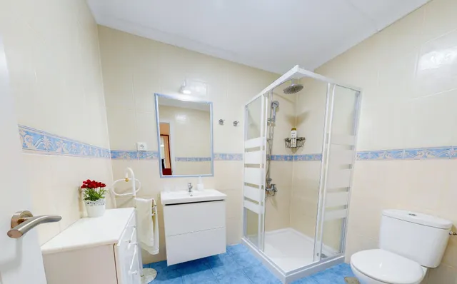 BONITO APARTAMENTO EN BENALMADENA FRENTE A PUERTO MARINA — 12