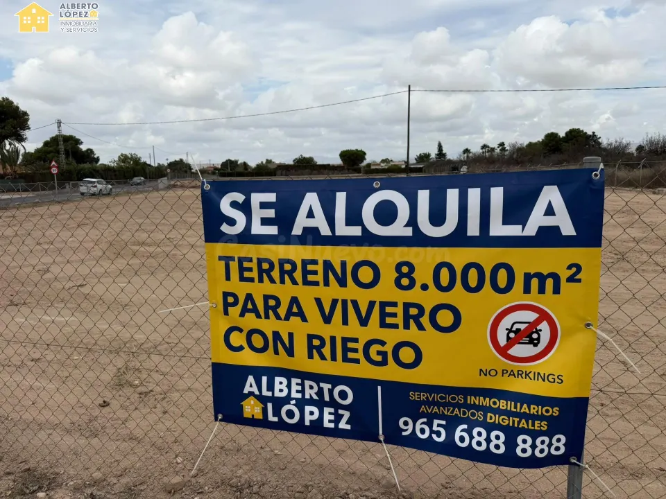 Se alquila terreno rústico de 8.000 m2 para vivero