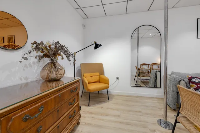 EXCLUSIVA VIVIENDA DE 250M2 EN DOS PLANTAS, CENTRICA Y A 200M DE LA PLAYA DEL CURA — 50