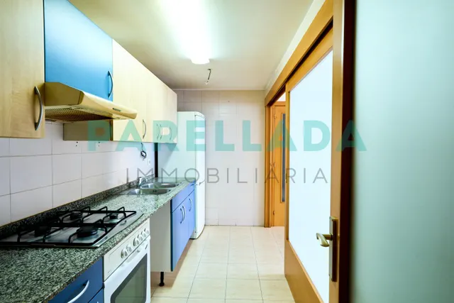 Piso de 3 habitaciones con parking junto al Puerto de Badalona — 12