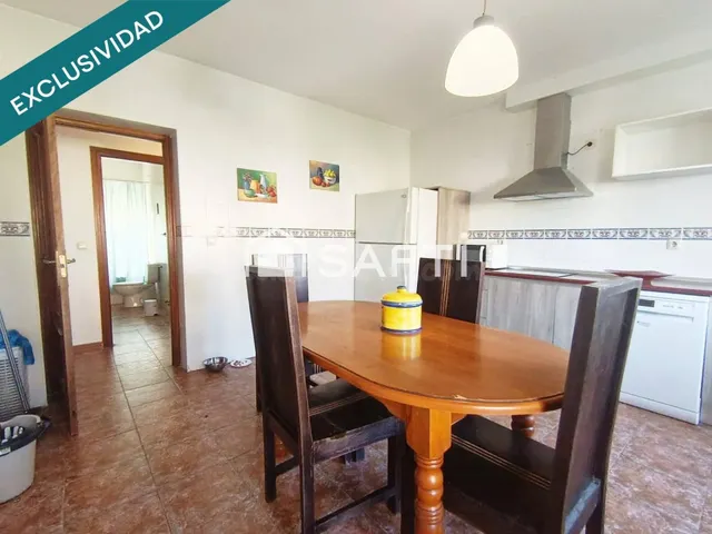 Chalet independiente en Cobisa con 8 dormitorios, piscina y jardín — 9