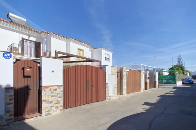 En sanlucar de barrameda, precioso duplex para habitar tal cual en venta — 2