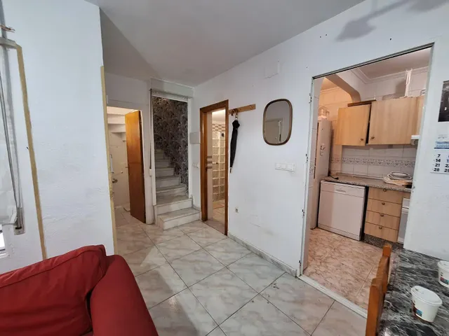 Amplio Quad en Torrevieja, Ideal para Reformar - €209,900 — 34