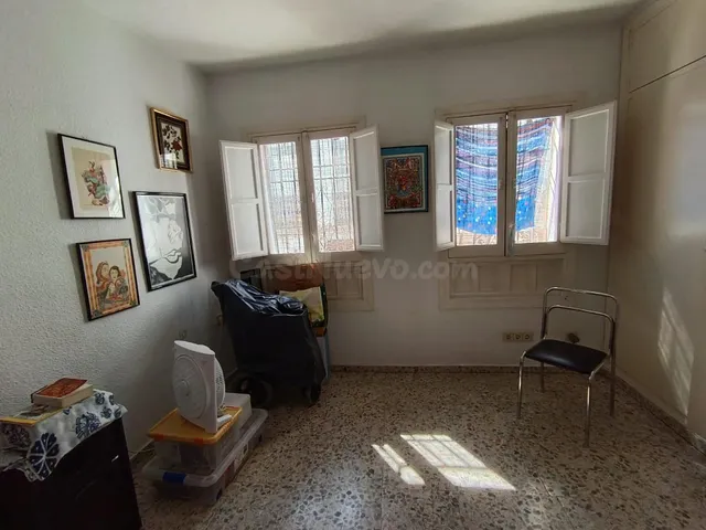 D. piso exterior, primera planta, junto a la ribera de Córdoba — 25