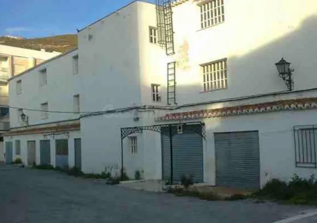 Se Vende Piso Sin Posesión en la localidad de Motril