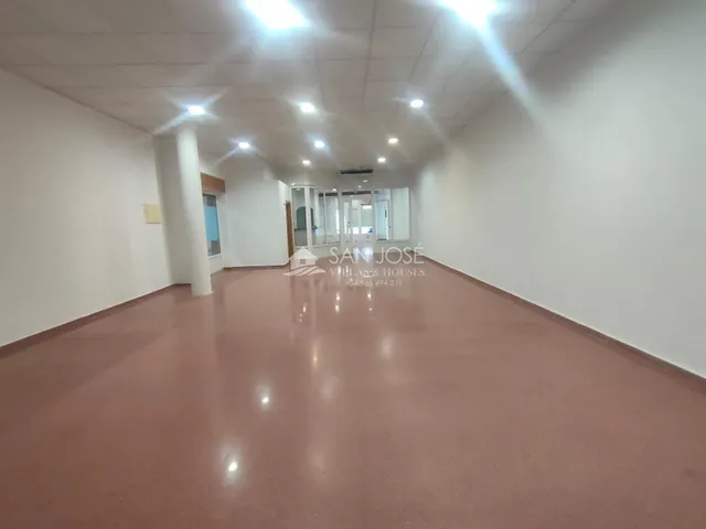 SE VENDE O SE ALQUILA LOCAL COMERCIAL VACIO EN EL CENTRO DE ASPE — 13