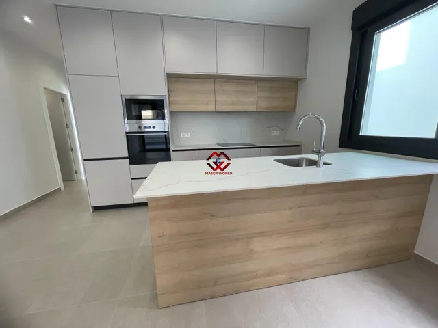 Chalet independiente de diseño con piscina privada y jardín en Heredades — 18
