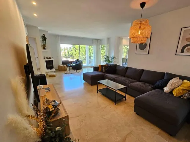 Chalet Independiente de Lujo en Benalmádena – Privacidad, Naturaleza y Vistas al Mar — 8