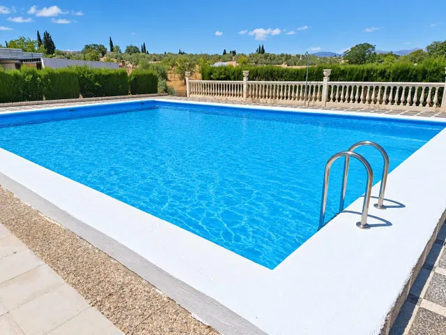 Casa reformada con piscina en parcela de 2.500 m2 (urbano y rústico) — 49