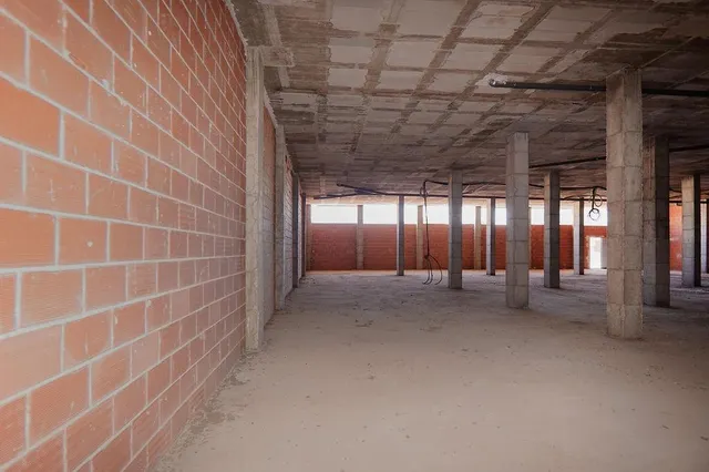 Local comercial de 1.095 m2 en Alhama de Murcia – Obra parada — 15