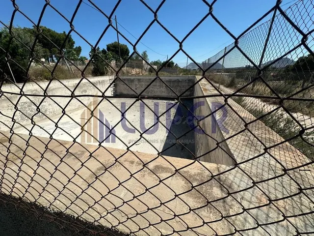 SE VENDE MAGNÍFICA FINCA RÚSTICA CON PARTE URBANA EN EL MORA - foto 3