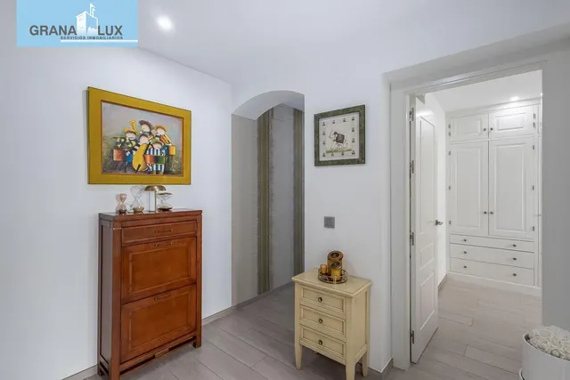 PISO COMPLETAMENTE REFORMADO EN CALLE RECOGIDAS — 31