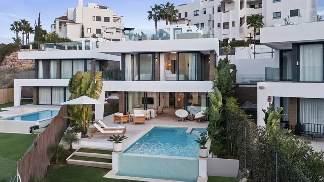 Villa 6 habitaciones 352m² en alquiler - Costa Del Sol - foto 2