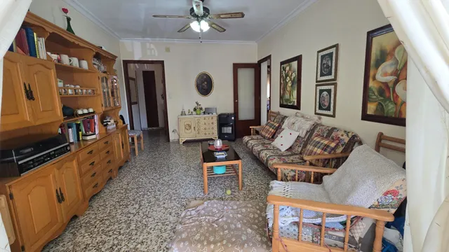 APARTAMENTO EN PRIMERA LINEA LATERAL  A 50 METROS DEL MAR — 4