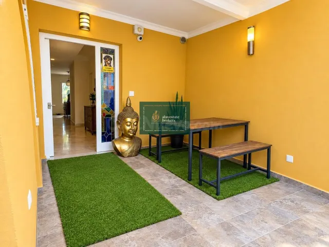 BUNGALOW CON BUHARDILLA EN PLAYA DE SAN JUAN